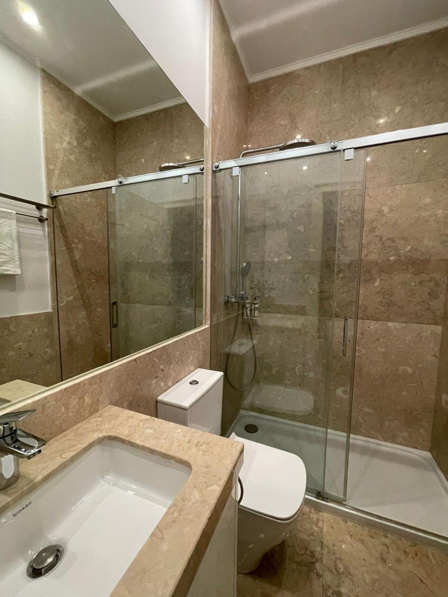 Double Room With Private Wc In Shared House In Downtown Lisboa Exterior foto